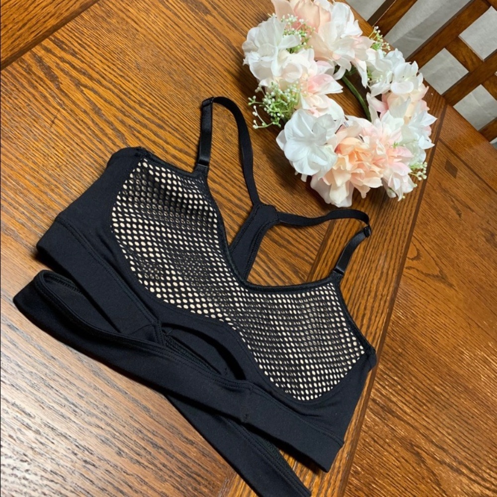 Bombshell sportswear butterfly bra 2 size S -M - Picture 2 of 6